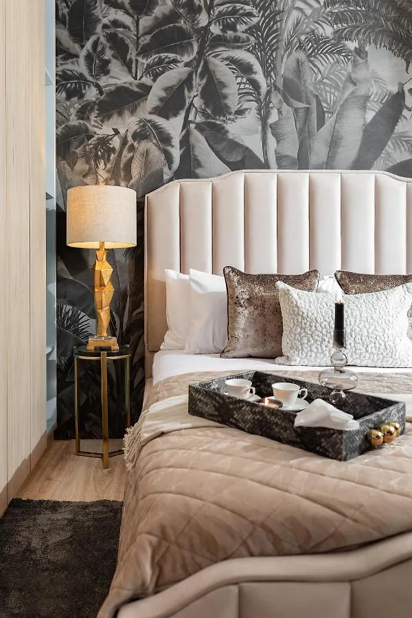 Qult - Orient Express Appartement Boekarest